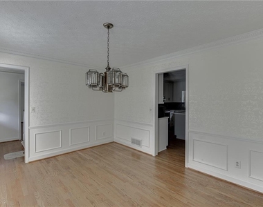 766 Chesterfield Drive - Photo Thumbnail 12