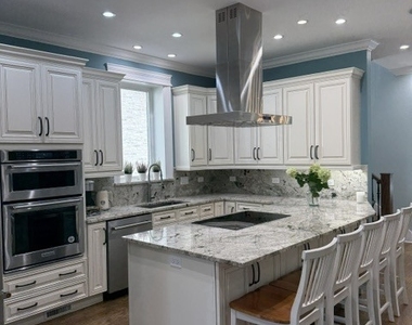 924 N Richmond Street - Photo Thumbnail 6