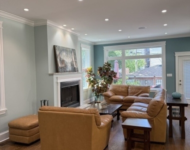 924 N Richmond Street - Photo Thumbnail 20