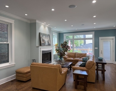 924 N Richmond Street - Photo Thumbnail 18
