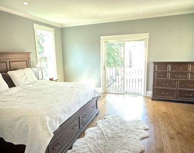 924 N Richmond Street - Photo Thumbnail 24