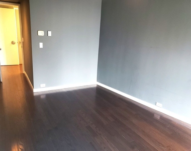 300 N State Street - Photo Thumbnail 16