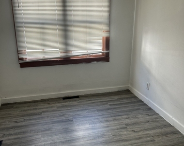 2415 Main Street - Photo Thumbnail 3