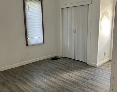 2415 Main Street - Photo Thumbnail 4