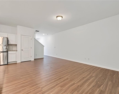 1365 Cooper Springs Rd - Photo Thumbnail 4