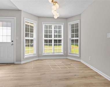 1587 Brush Creek Dr - Photo Thumbnail 9
