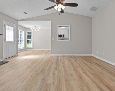 1587 Brush Creek Dr - Photo Thumbnail 16