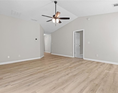 1587 Brush Creek Dr - Photo Thumbnail 5
