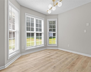 1587 Brush Creek Dr - Photo Thumbnail 7