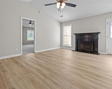 1587 Brush Creek Dr - Photo Thumbnail 6