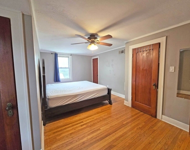 249 E Park Boulevard - Photo Thumbnail 12