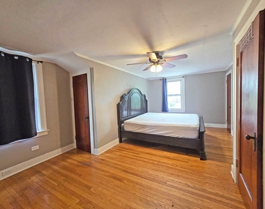 249 E Park Boulevard - Photo Thumbnail 11