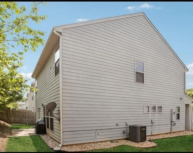 402 Hardy Ives Lane - Photo Thumbnail 11