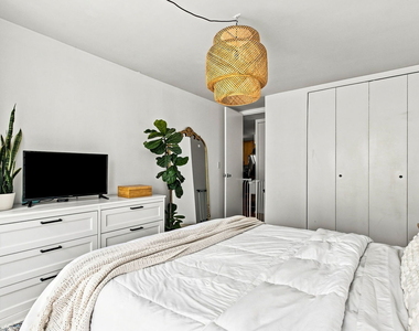 1660 N Lasalle Drive - Photo Thumbnail 8