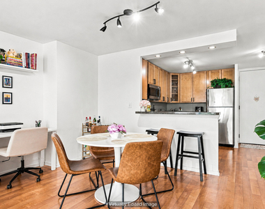 1660 N Lasalle Drive - Photo Thumbnail 3