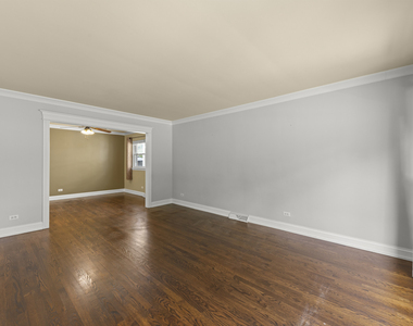 794 S Fairfield Avenue - Photo Thumbnail 2