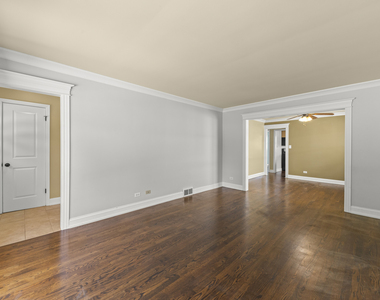 794 S Fairfield Avenue - Photo Thumbnail 3