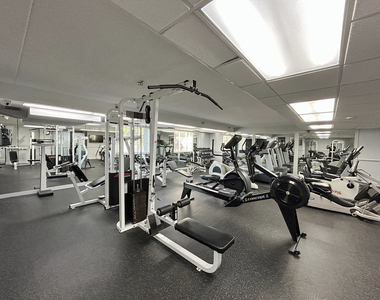 1 Bloomingdale Place - Photo Thumbnail 20