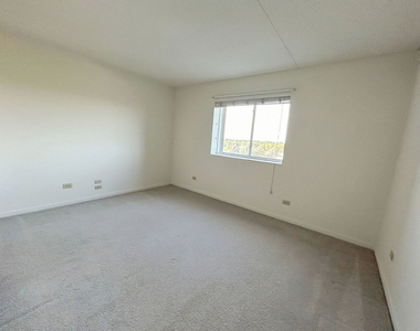 1 Bloomingdale Place - Photo Thumbnail 8