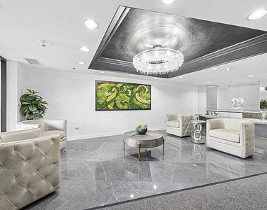 1 Bloomingdale Place - Photo Thumbnail 17