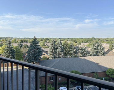 1 Bloomingdale Place - Photo Thumbnail 13