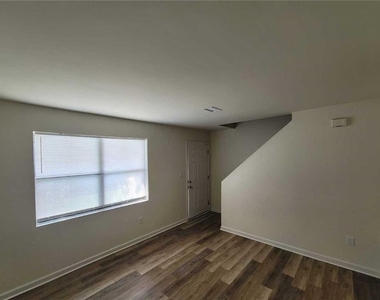 432 Atwood Street - Photo Thumbnail 4