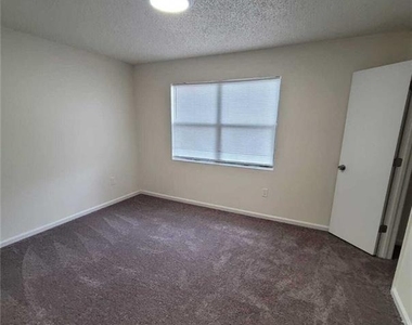 432 Atwood Street - Photo Thumbnail 6