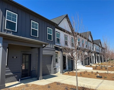 126 Lauren Street - Photo Thumbnail 2