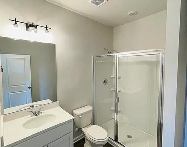 126 Lauren Street - Photo Thumbnail 19