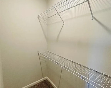126 Lauren Street - Photo Thumbnail 22