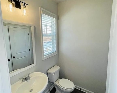 126 Lauren Street - Photo Thumbnail 20