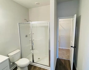 126 Lauren Street - Photo Thumbnail 10