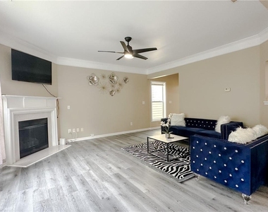2206 Worrall Hill Drive - Photo Thumbnail 12