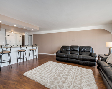 300 N State Street - Photo Thumbnail 8