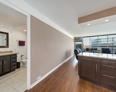 300 N State Street - Photo Thumbnail 6