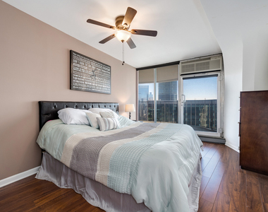 300 N State Street - Photo Thumbnail 12