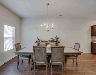 2436 Foxy Drive - Photo Thumbnail 8