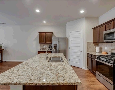 2436 Foxy Drive - Photo Thumbnail 6
