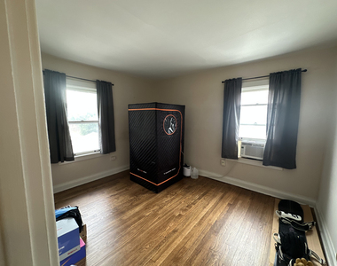 667 Homewood Avenue - Photo Thumbnail 5