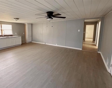 109 South Street - Photo Thumbnail 2