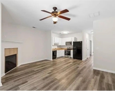 585 Mcwilliams Road Se - Photo Thumbnail 3