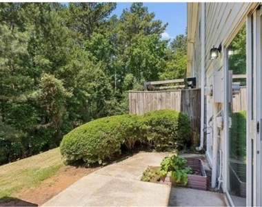 585 Mcwilliams Road Se - Photo Thumbnail 8
