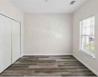 585 Mcwilliams Road Se - Photo Thumbnail 4