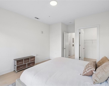775 Juniper Street Ne - Photo Thumbnail 12