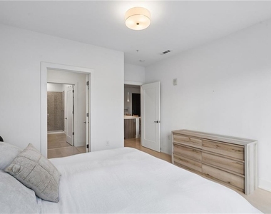 775 Juniper Street Ne - Photo Thumbnail 8