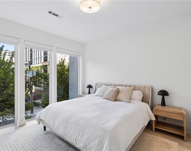 775 Juniper Street Ne - Photo Thumbnail 7