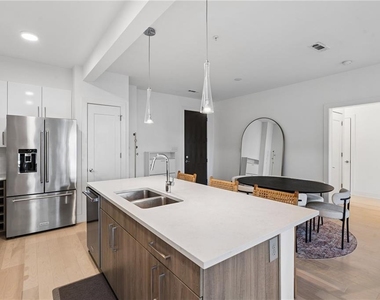 775 Juniper Street Ne - Photo Thumbnail 4