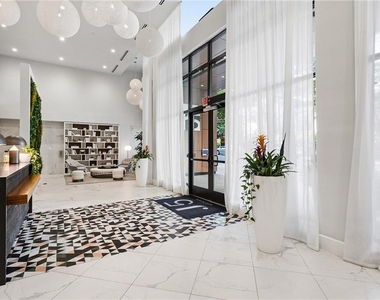 775 Juniper Street Ne - Photo Thumbnail 16