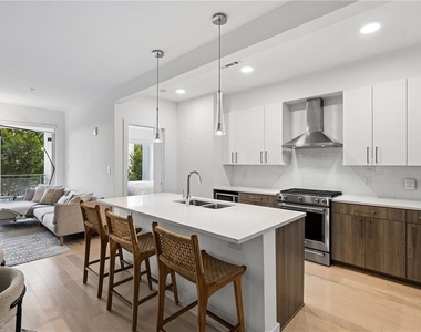 775 Juniper Street Ne - Photo Thumbnail 1