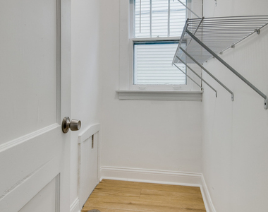 6228 W Berenice Avenue - Photo Thumbnail 6